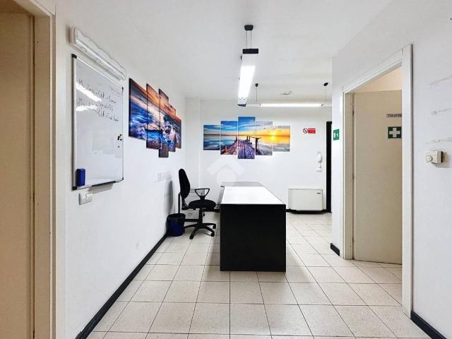 Ufficio in affitto a Livorno, Toscana