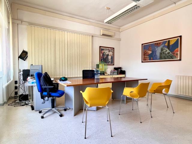 Ufficio in affitto a Livorno, Toscana
