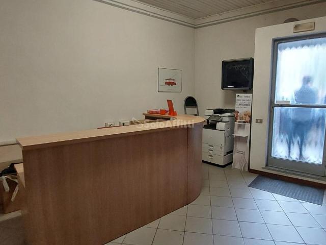 Ufficio in affitto a Revellino, Lodi