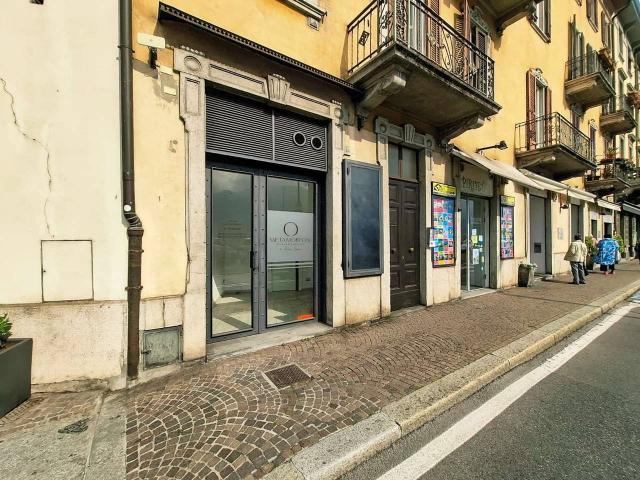 Ufficio in affitto a Lovere, Lombardia