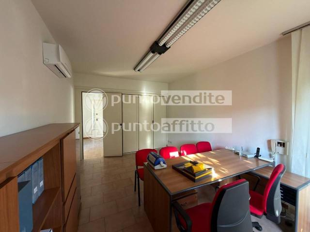 Ufficio in affitto a San Concordio, Bagni Di Lucca Ponte