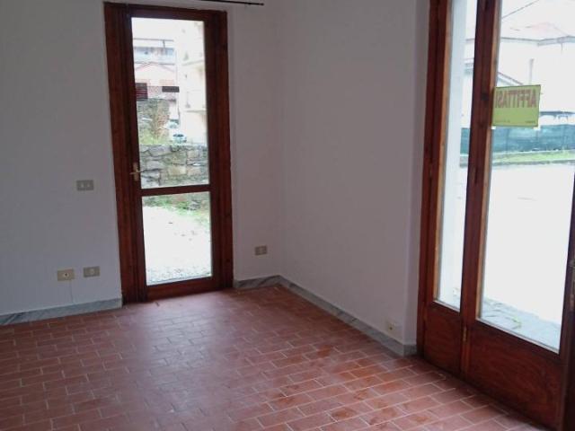 Ufficio in affitto a Sant'Anna, Bagni Di Lucca Ponte