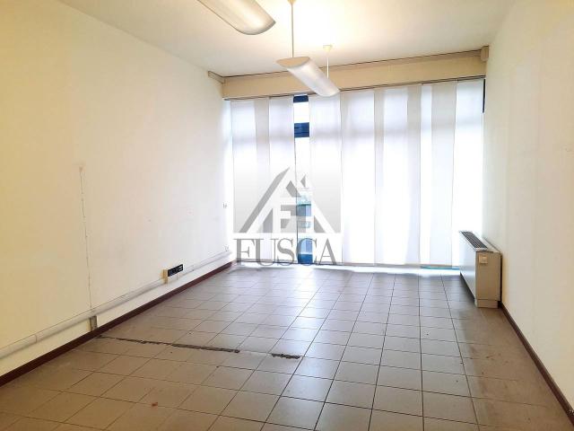 Ufficio in affitto a San Concordio, Bagni Di Lucca Ponte