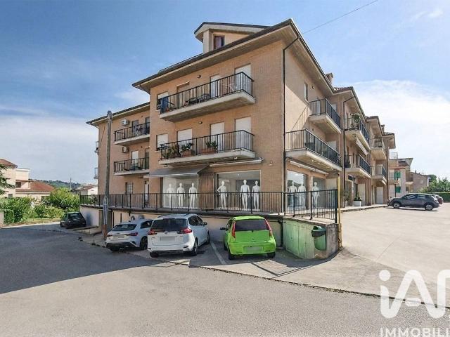 Ufficio in affitto a Marche, Fermo