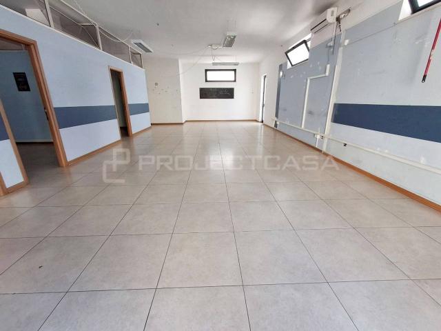 Ufficio in affitto a Puglia, Lecce