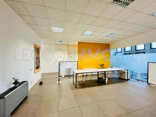 Ufficio in vendita a Malgrate, Lombardia