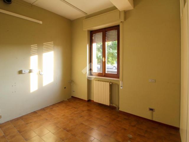Ufficio in affitto a Manerbio, Lombardia