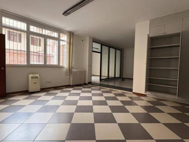 Ufficio in affitto a Fiera-Catena, San Giorgio Di Mantova