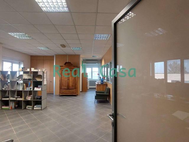 Ufficio in affitto a Unione dei comuni del Distretto Ceramico, Maranello