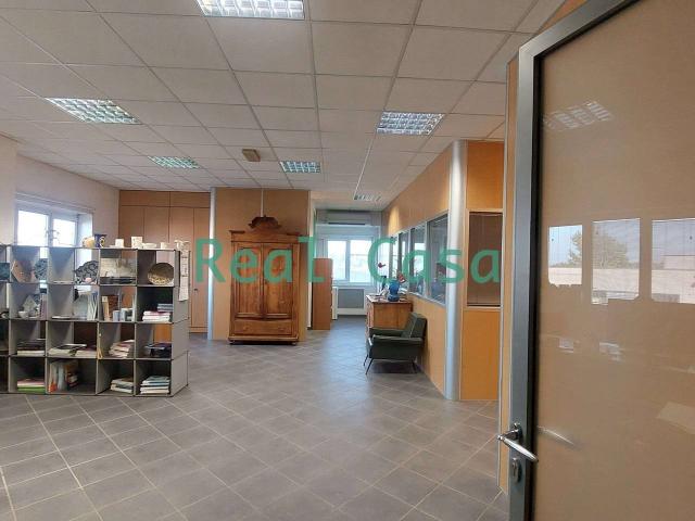 Ufficio in affitto a Unione dei comuni del Distretto Ceramico, Maranello