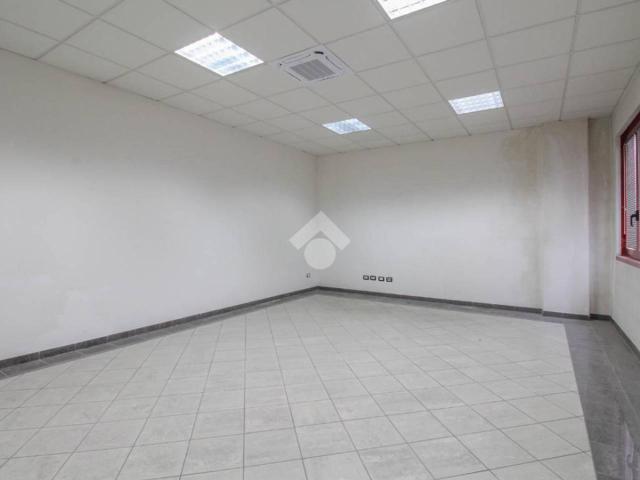 Ufficio in affitto a Unione dei comuni del Distretto Ceramico, Maranello