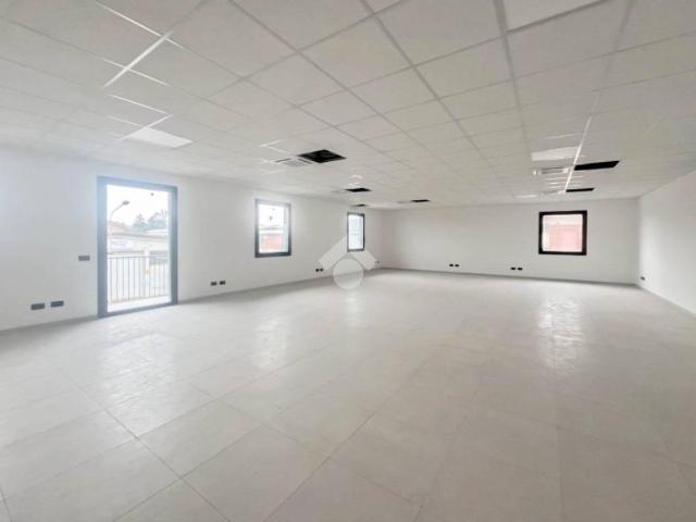 Ufficio in affitto a Unione dei comuni del Distretto Ceramico, Maranello