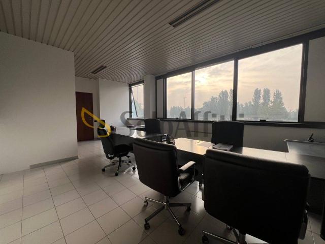 Ufficio in affitto a Melzo, Milano