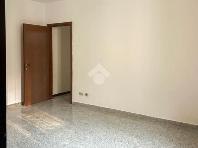 Ufficio in affitto a Novate Brianza, Merate