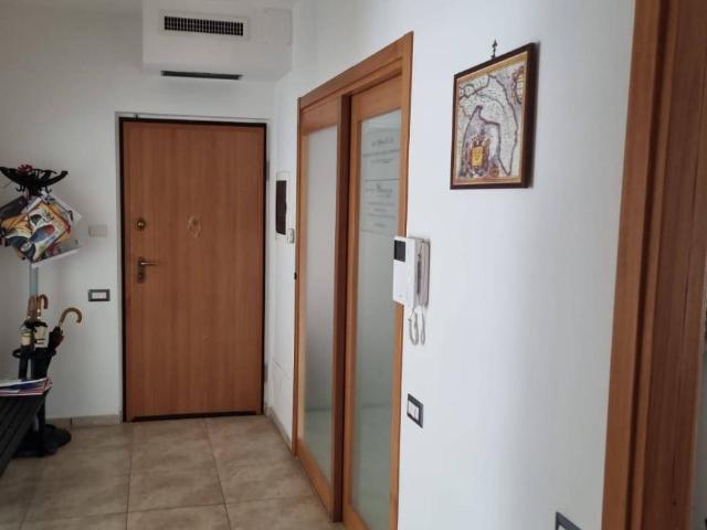 Ufficio in affitto a Mercato San Severino, Campania