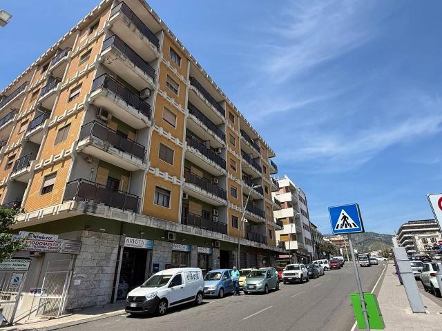 Ufficio in affitto a III Circoscrizione, Messina