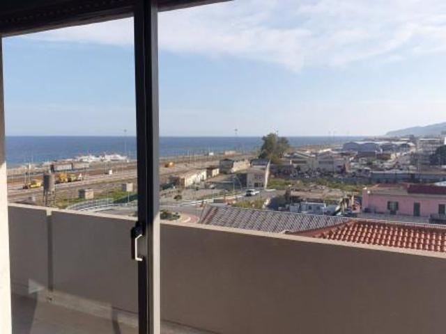 Ufficio in affitto a III Circoscrizione, Messina