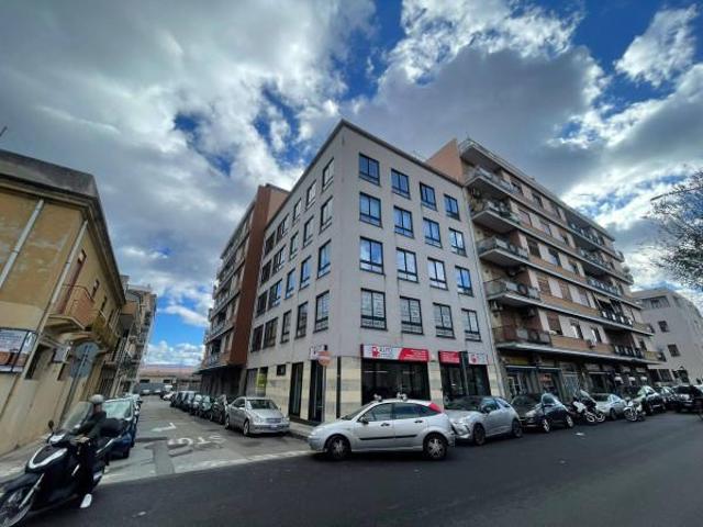 Ufficio in affitto a IV Circoscrizione, Messina