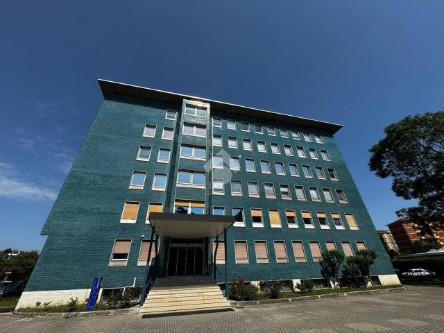 Ufficio in affitto a Municipio 8 di Milano, Milano