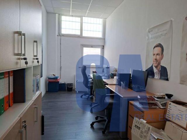Ufficio in affitto a Municipio 8 di Milano, Milano