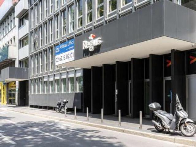 Ufficio in affitto a Municipio 8 di Milano, Milano