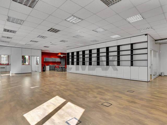 Ufficio in affitto a Municipio 8 di Milano, Milano