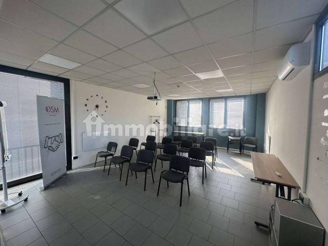 Ufficio in affitto a Crocetta-San Lazzaro-Modena Est, Modena