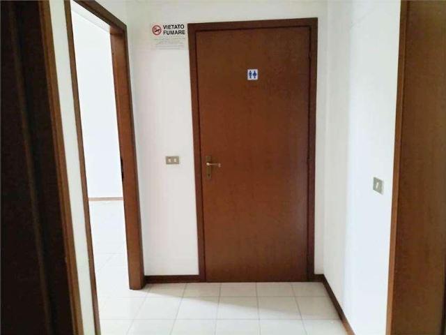 Ufficio in affitto a San Faustino-Madonnina-Quattroville, Modena
