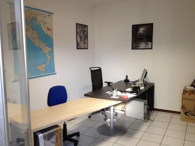 Ufficio in affitto a Cognento, Modena