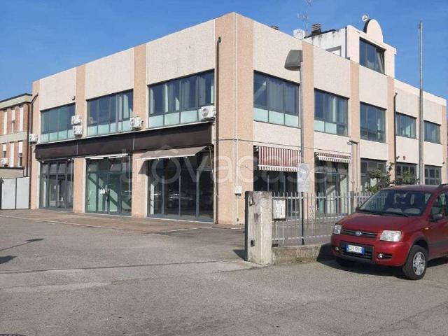 Ufficio in affitto a Crocetta-San Lazzaro-Modena Est, Modena