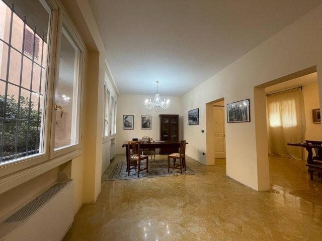 Ufficio in affitto a Centro Storico, Modena