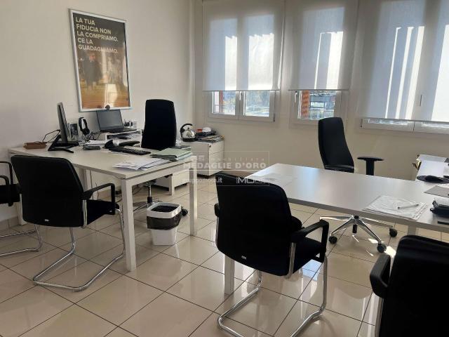 Ufficio in affitto a Crocetta-San Lazzaro-Modena Est, Modena