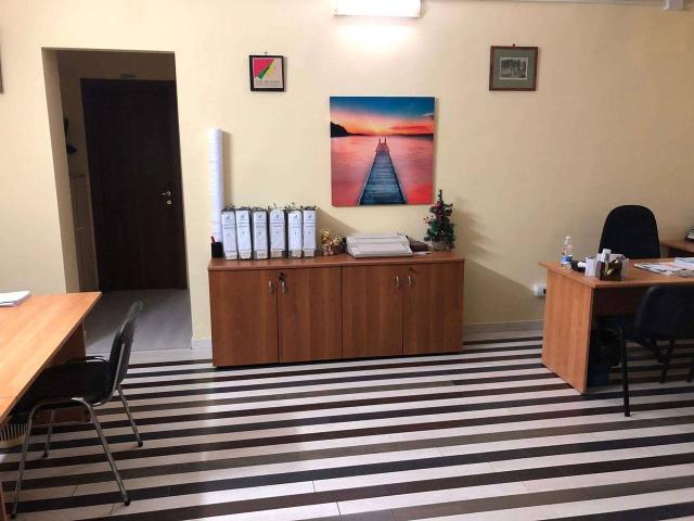 Ufficio in affitto a Mondragone, Campania
