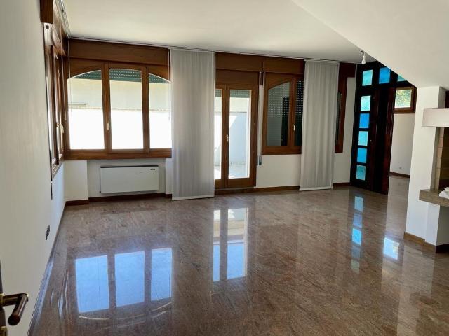 Ufficio in affitto a Monselice, Veneto