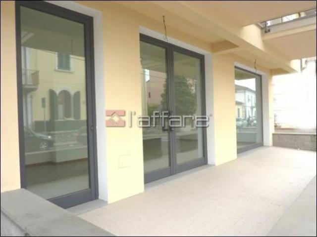 Locale Commerciale in affitto a Montecatini Terme, Toscana