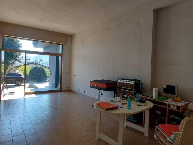 Ufficio in affitto a Alvanella, Monteforte Irpino