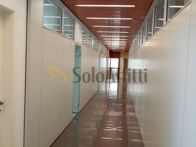 Ufficio in affitto a Marche, Ancona