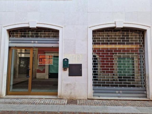 Ufficio in affitto a Montichiari, Lombardia