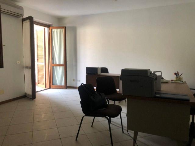 Ufficio in affitto a Bottaccio, Montignoso