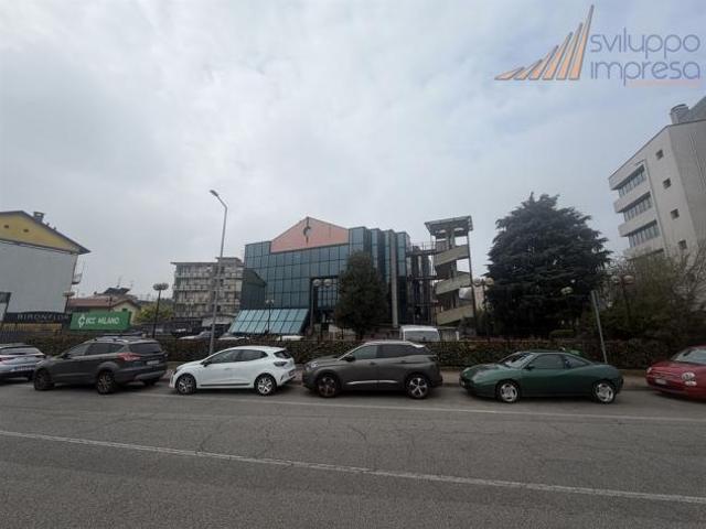 Ufficio in affitto a Monza, Lombardia