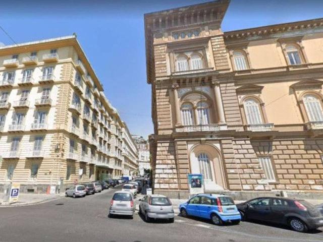 Ufficio in affitto a Municipalità 1, Campania