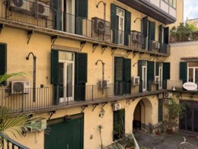 Ufficio in affitto a Municipalità 1, Campania
