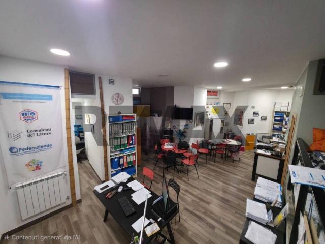 Ufficio in affitto a Municipalità 5, Campania