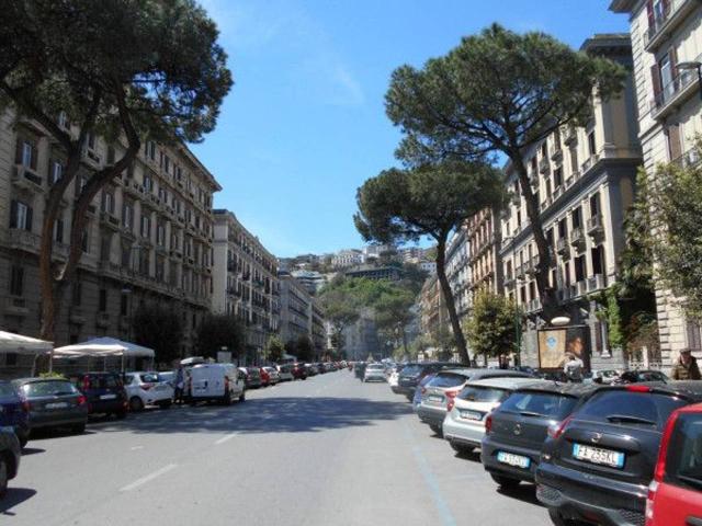 Ufficio in affitto a Municipalità 1, Campania