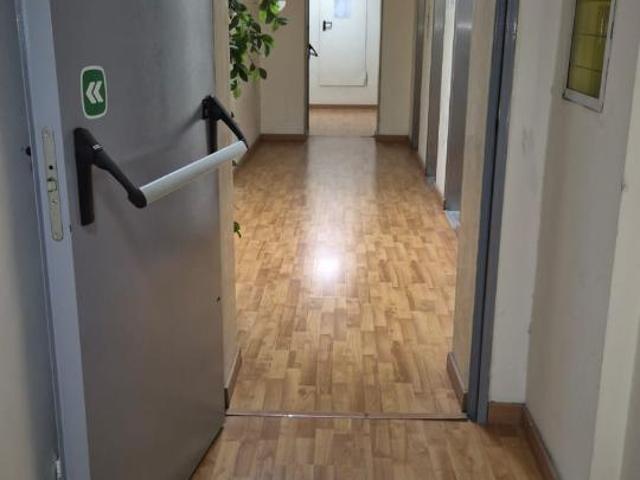 Ufficio in affitto a Municipalità 4, Campania