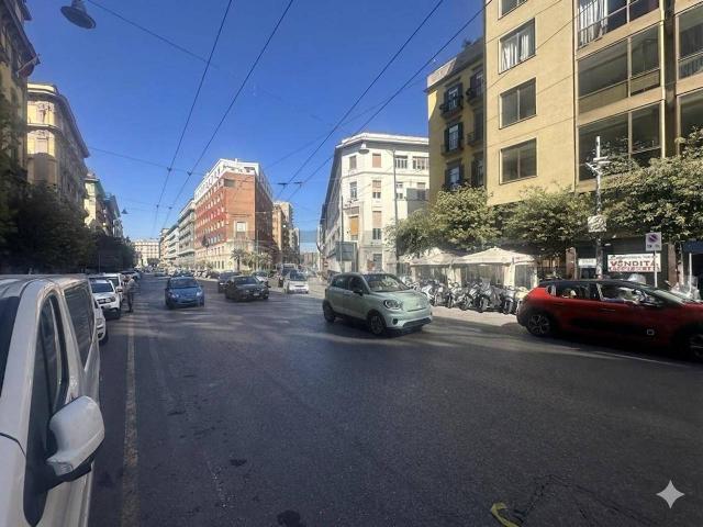 Ufficio in affitto a Municipalità 2, Campania