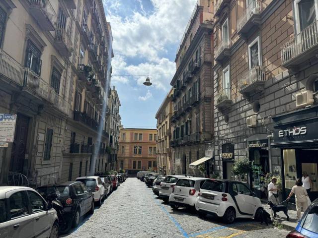 Ufficio in affitto a Municipalità 1, Campania
