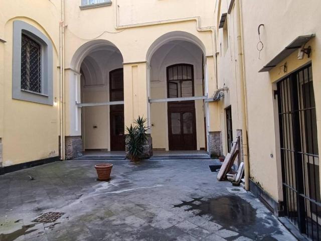 Ufficio in affitto a Municipalità 1, Campania