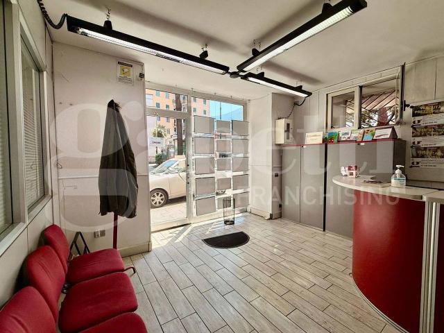 Ufficio in affitto a Cicalesi, Nocera Inferiore