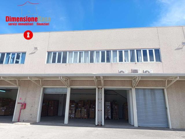 Ufficio in affitto a Nola, Campania